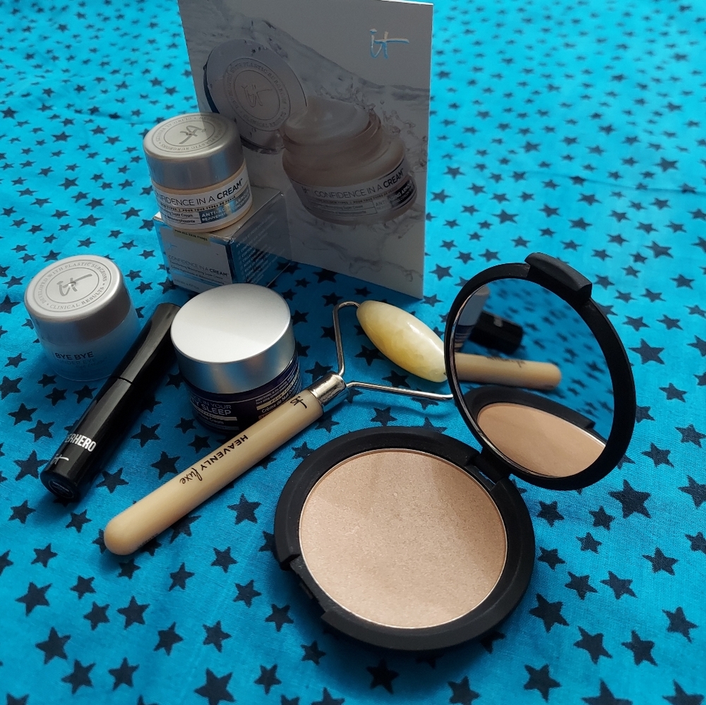It cosmetics lot